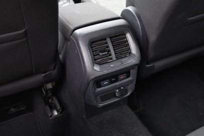 Car image 38