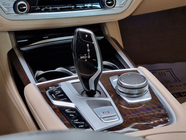 BMW 745e 290 kW image number 32