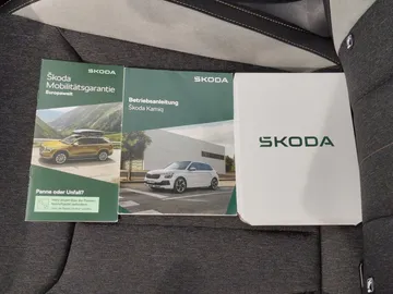 Car image 30