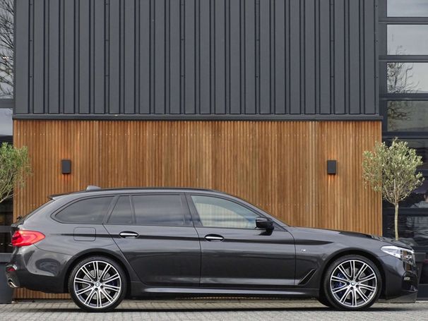 BMW 540i Touring xDrive 251 kW image number 4