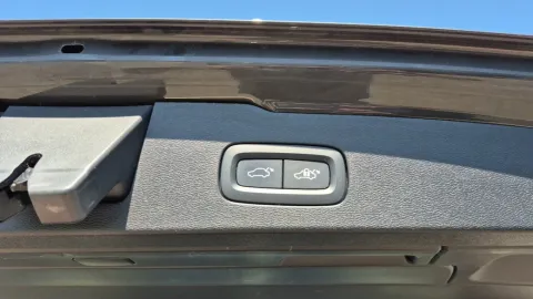 Car image 39