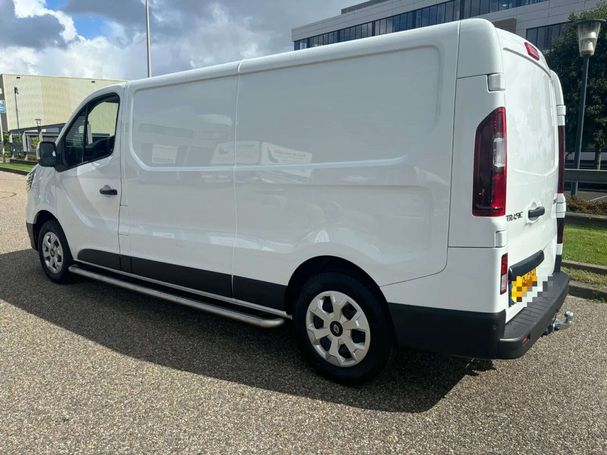 Renault Trafic dCi 150 110 kW image number 3