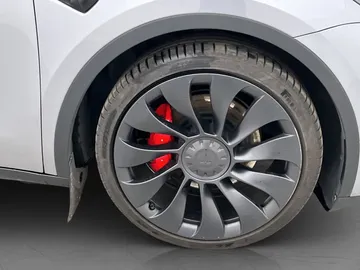 Car image 36