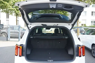 Car image 30