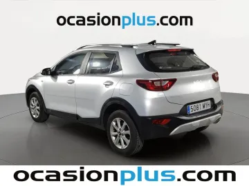Car image 4