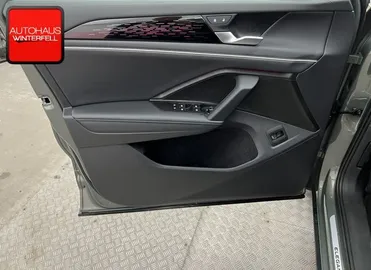 Car image 46