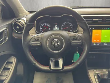 Car image 22