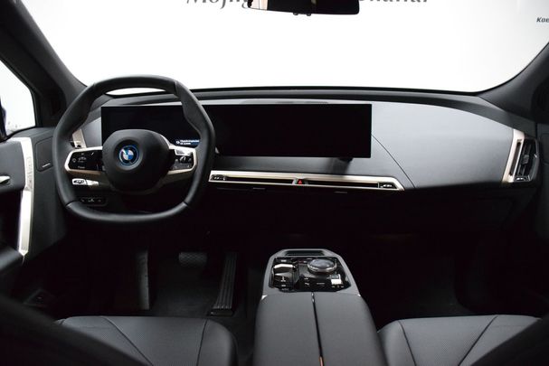 BMW iX xDrive40 241 kW image number 4