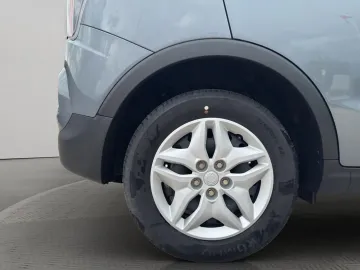 Car image 22