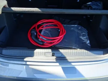 Car image 40