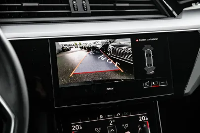 Car image 32