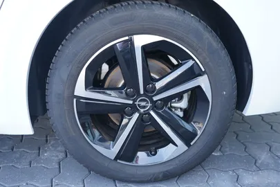 Car image 28