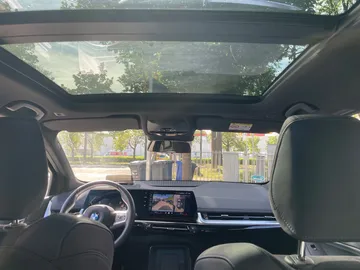 Car image 28