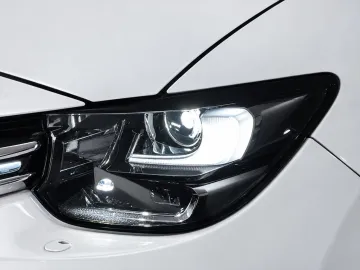 Car image 27
