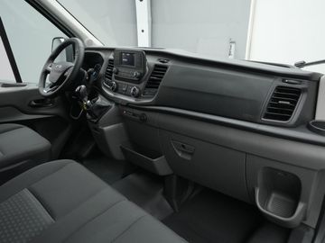 Car image 32