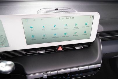 Car image 11