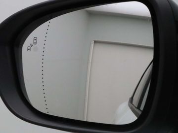 Car image 35