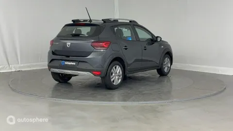 Car image 5