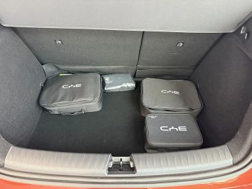 Car image 28