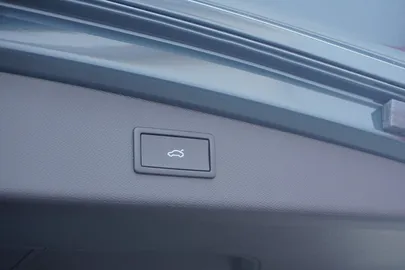 Car image 42