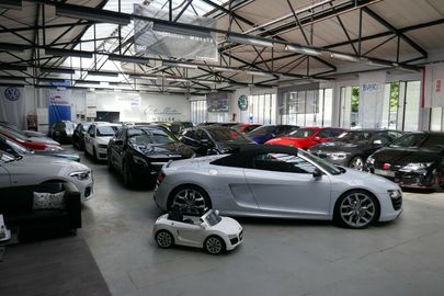 Car image 22