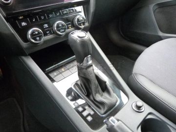 Car image 37