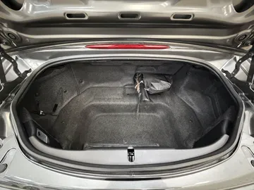 Car image 32