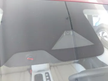 Car image 32