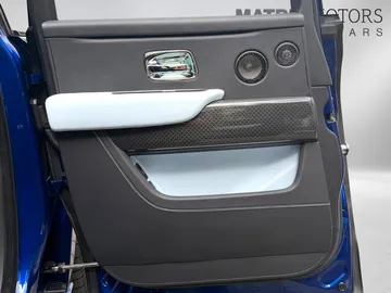 Car image 32