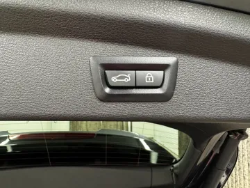 Car image 42