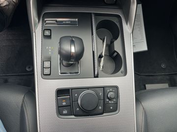 Car image 24