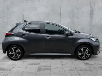 Car image 4