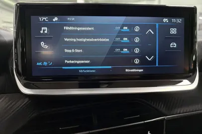 Car image 18