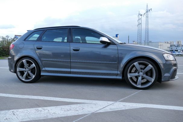 Audi RS3 2.5 TFSI quattro S tronic Sportback 250 kW image number 13