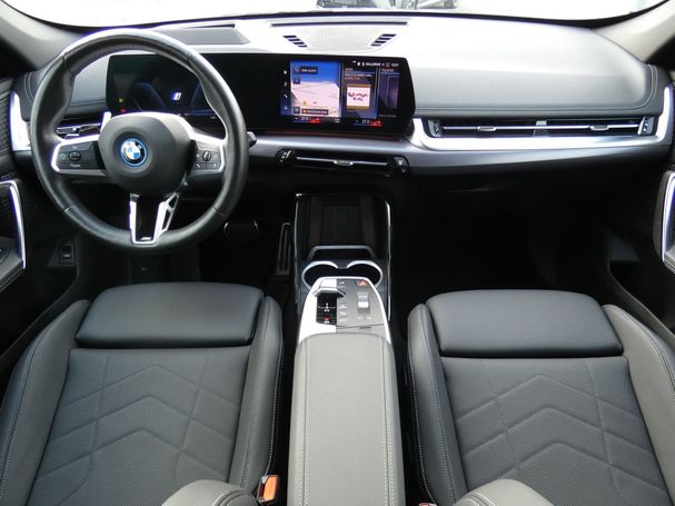 BMW iX1 xDrive30 M Sport 200 kW image number 20