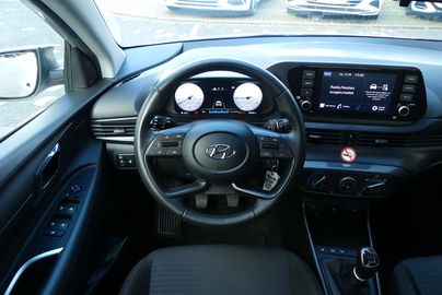 Car image 15