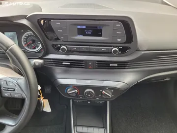 Car image 27