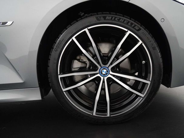 BMW 330e Touring xDrive 215 kW image number 32