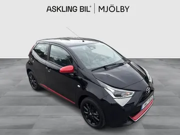 Car image 14