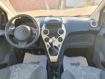 Car image 14