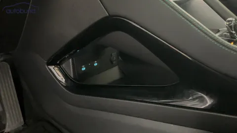Car image 33