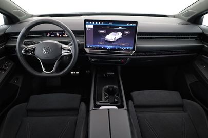 Car image 30