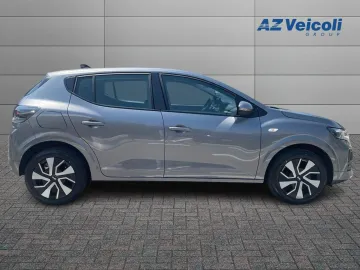 Car image 3