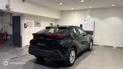 Car image 5