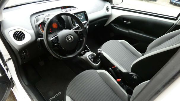 Toyota Aygo 53 kW image number 8