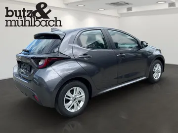Car image 3