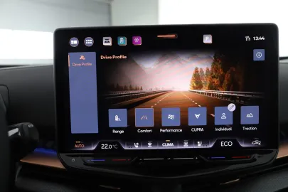 Car image 24