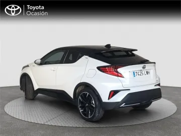 Car image 3