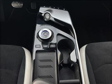 Car image 30