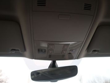 Car image 33